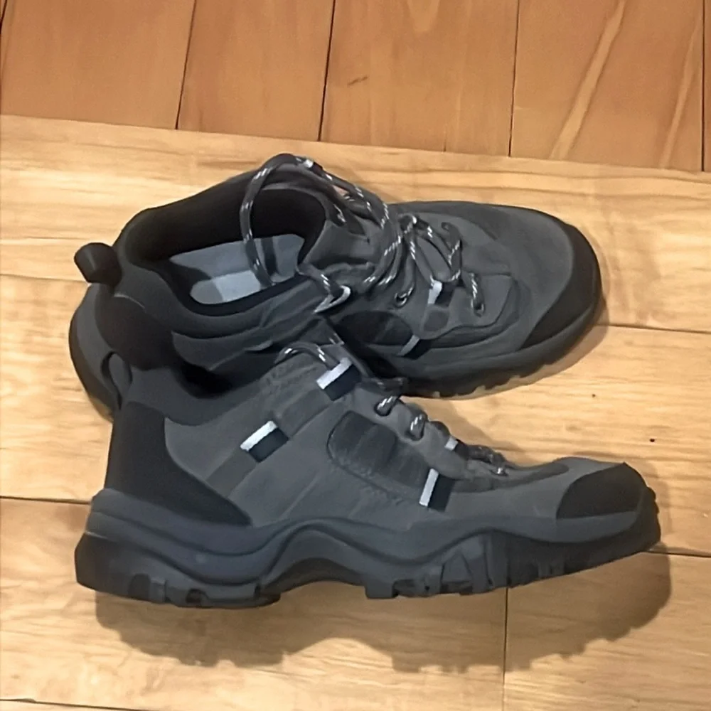 L.L. Bean Women’s Hiking Shoes Size 6 - Picture 5 of 8